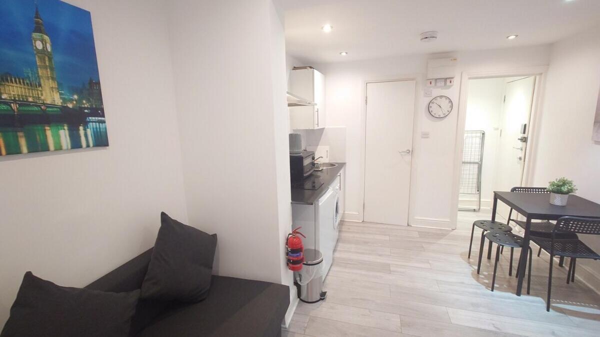 Comfort Camden Studio Apartments London Room photo